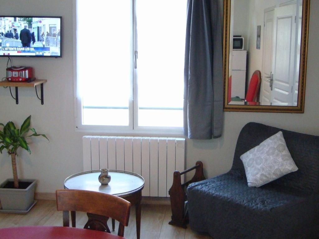 Gîte Montreuil-le-Henri, 2 pièces, 2 personnes - FR-1-410-225