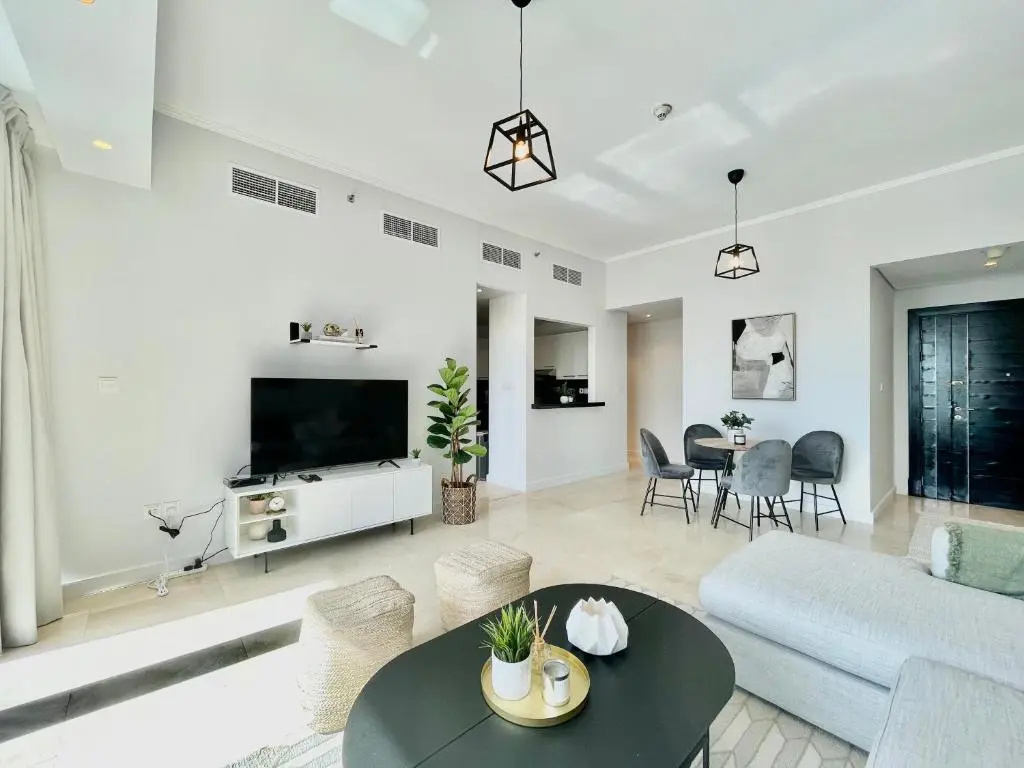 Stunning Marina View with Balcony - Airbetter