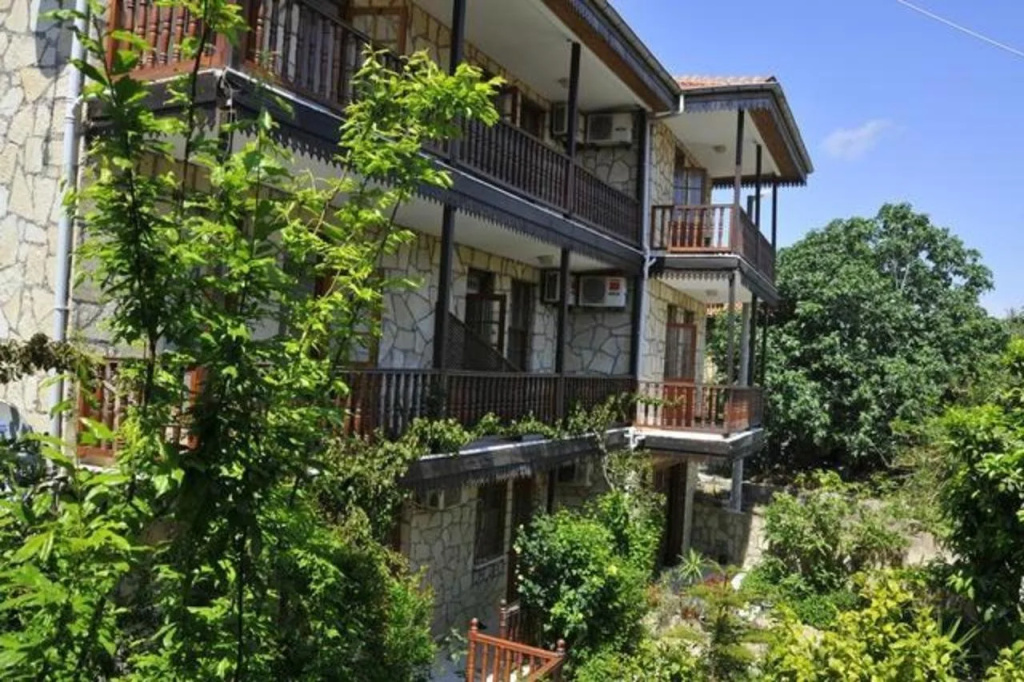 Ilhan Hotel