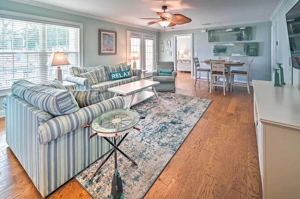 1 Mi to Beach + Hot Tub: Murrells Inlet Retreat!