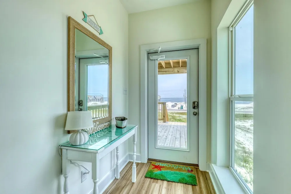 Salty Seahorse -2822 Bienville