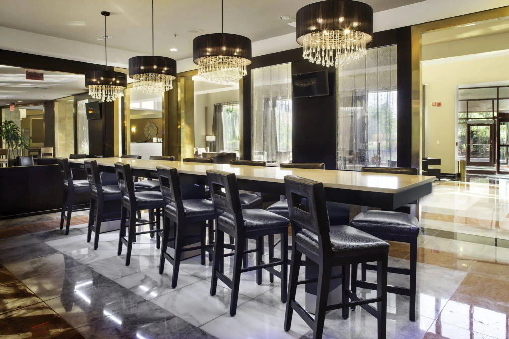 DoubleTree by Hilton New York-LaGuardia