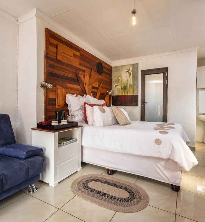 SelaMod Village Guest House