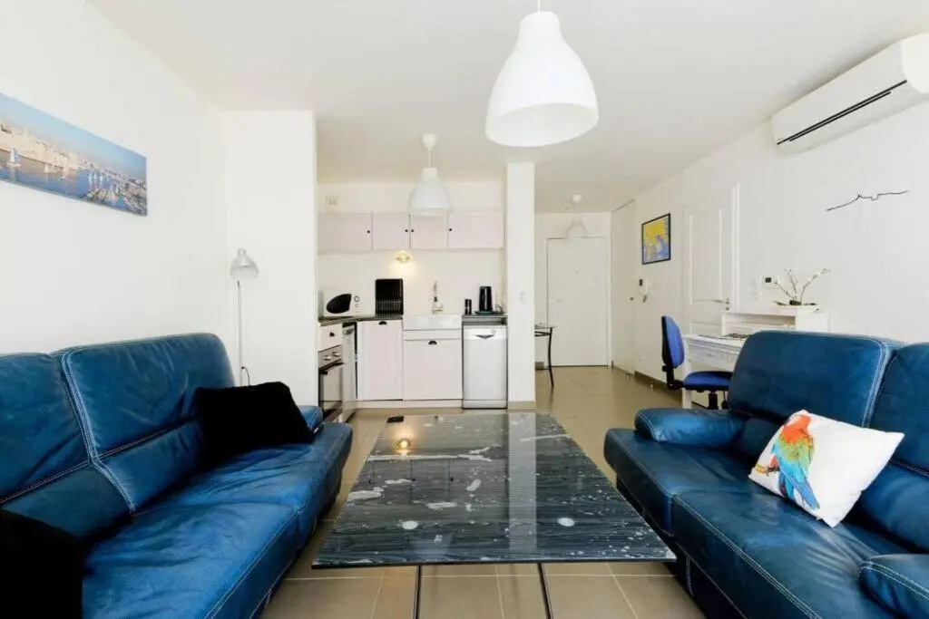 CATALANS-Air-conditioned, balcony 2 min walk Catalans Beach