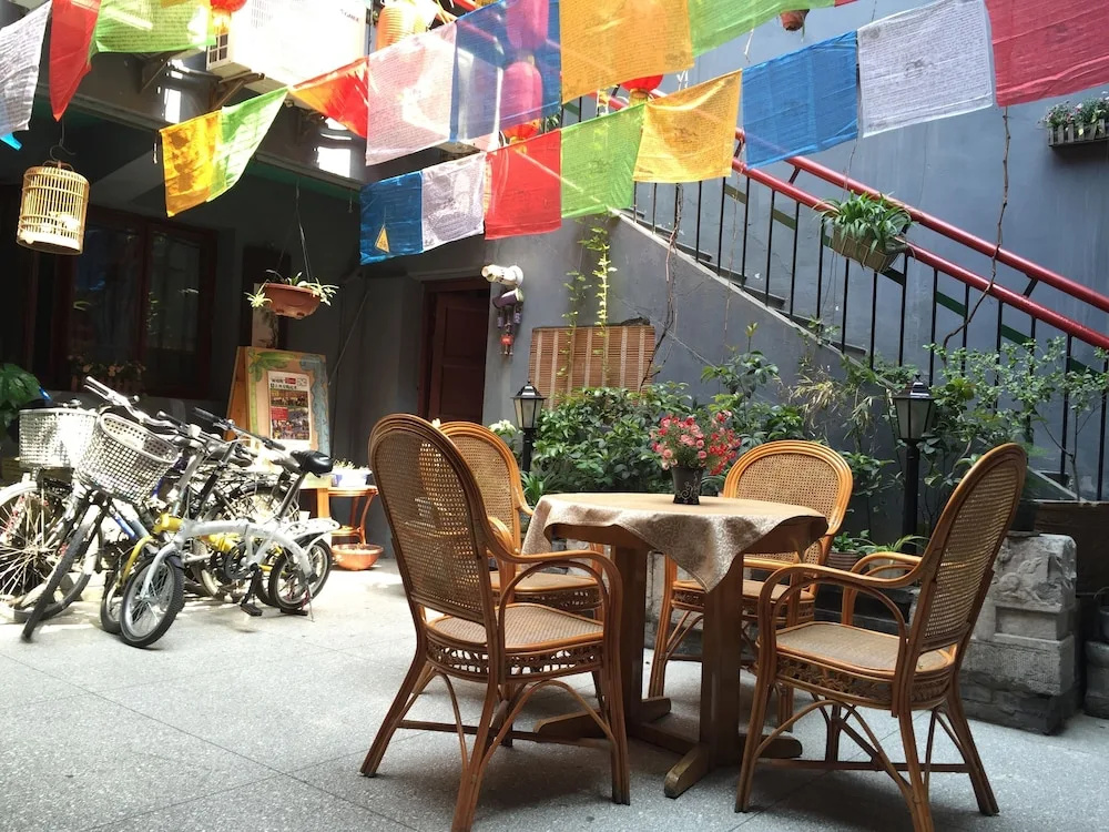 Shuyuan Party Hostel