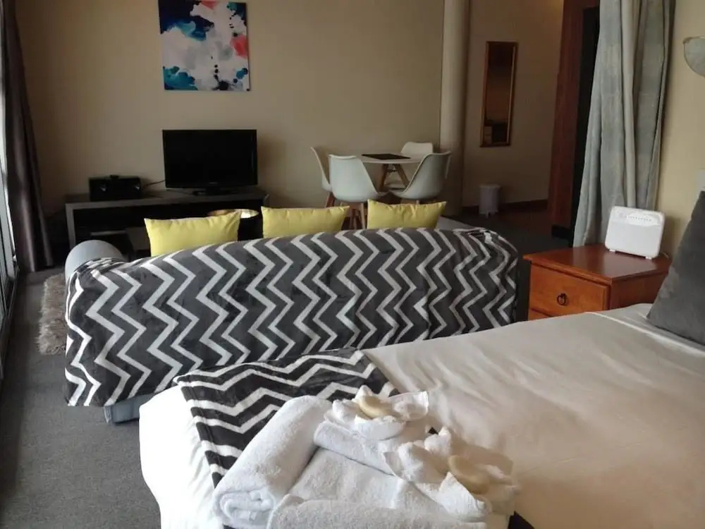 QV Harbour Affordable Apartment - 668