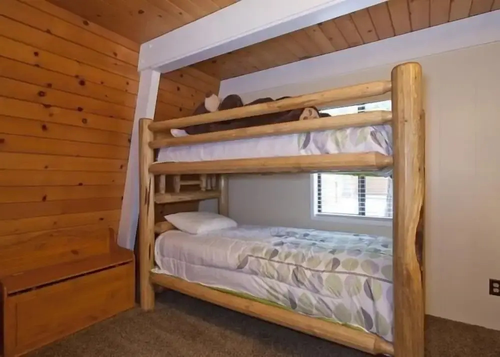 Kaley Vacation Rental Cabin by RedAwning