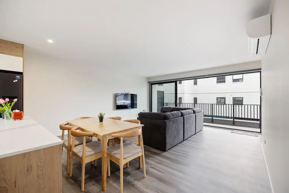 Newly Built 3 Bedroom Townhouse - Your Base to Explore the CBD