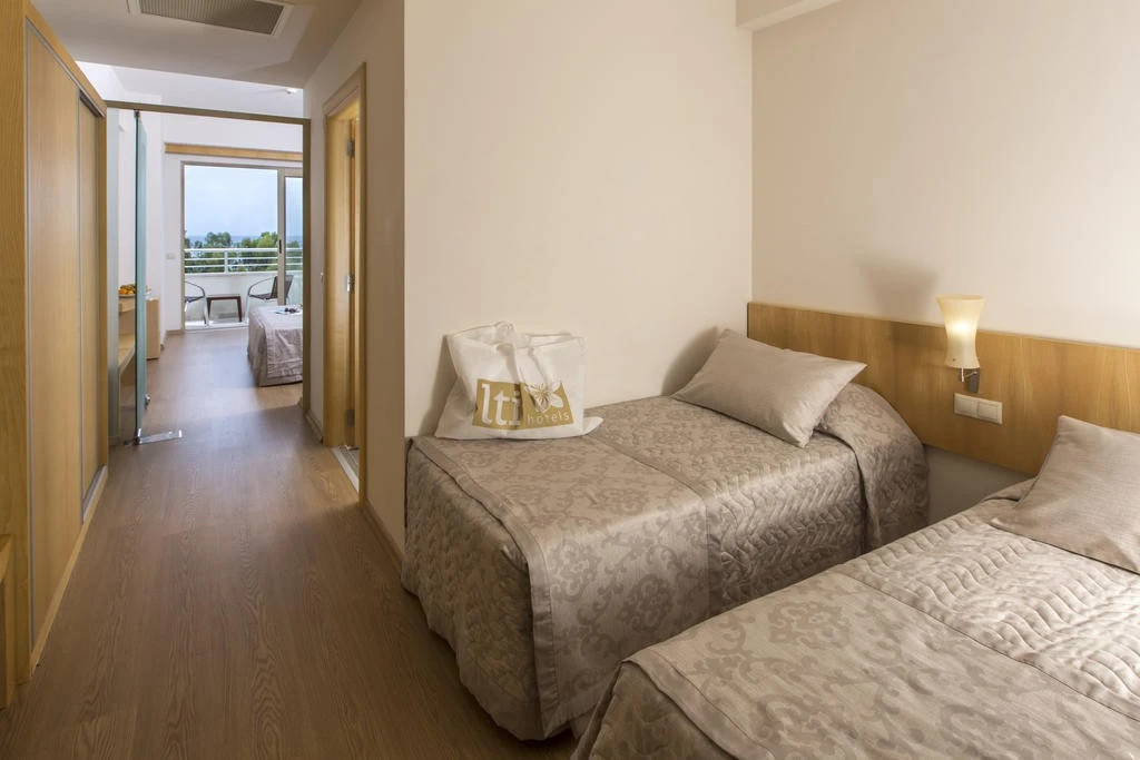 Lycus Beach Hotel