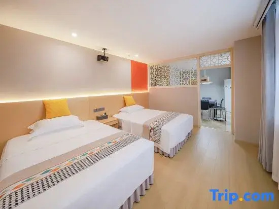 Meichen Gamini Hotel (Shiyan Railway Station University Town Store)