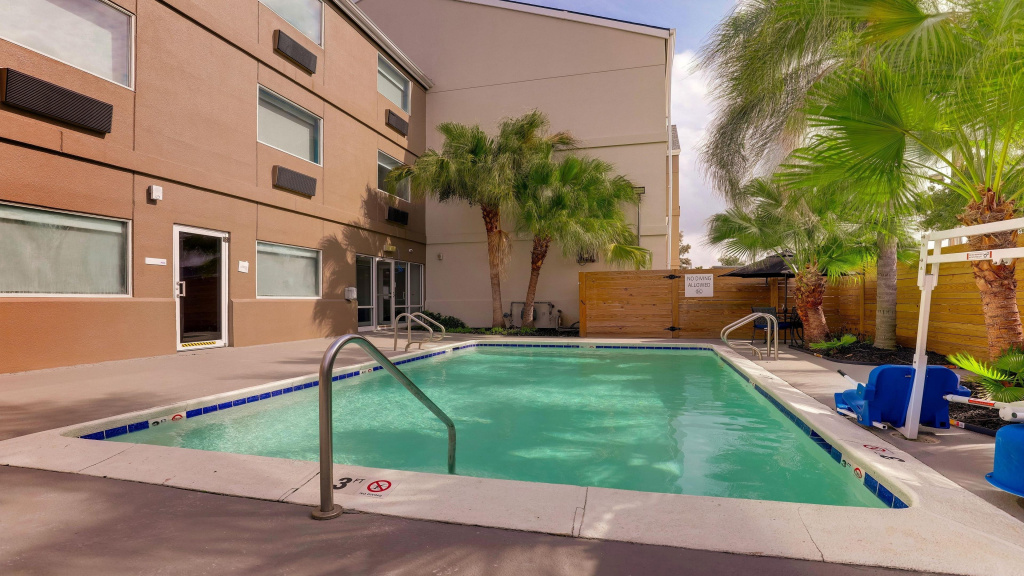 Holiday Inn Express Kenner - New Orleans Airport by IHG