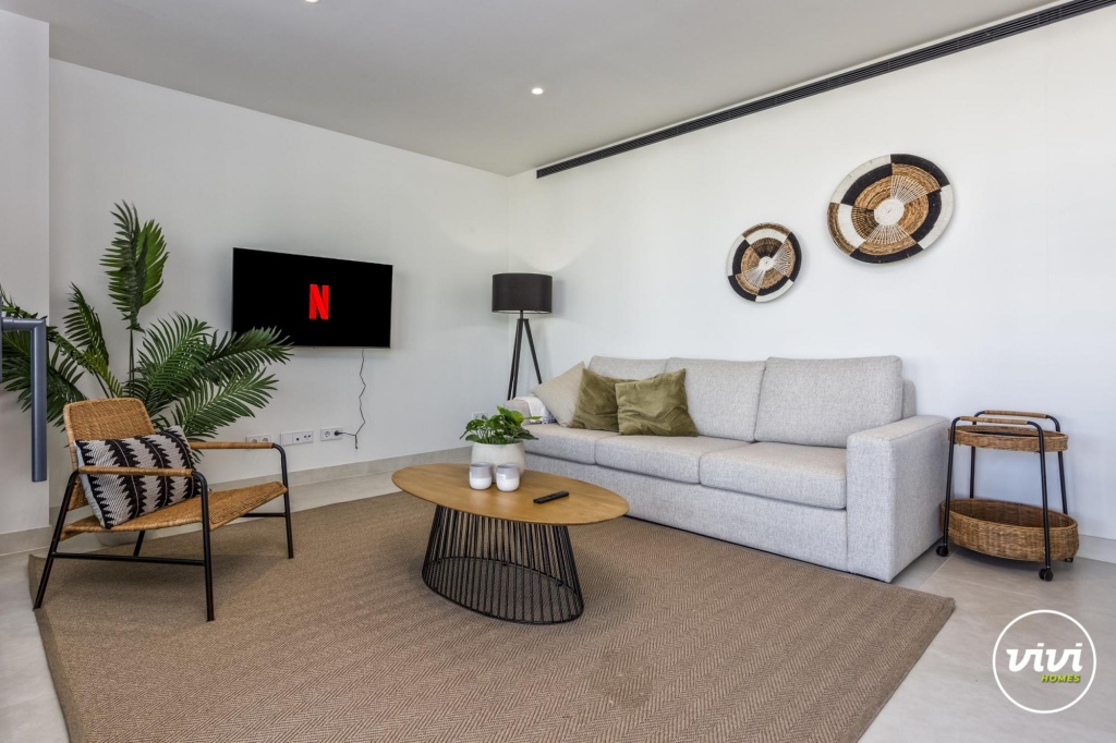 Deco in Fuengirola with 2 bedrooms and 2 bathrooms