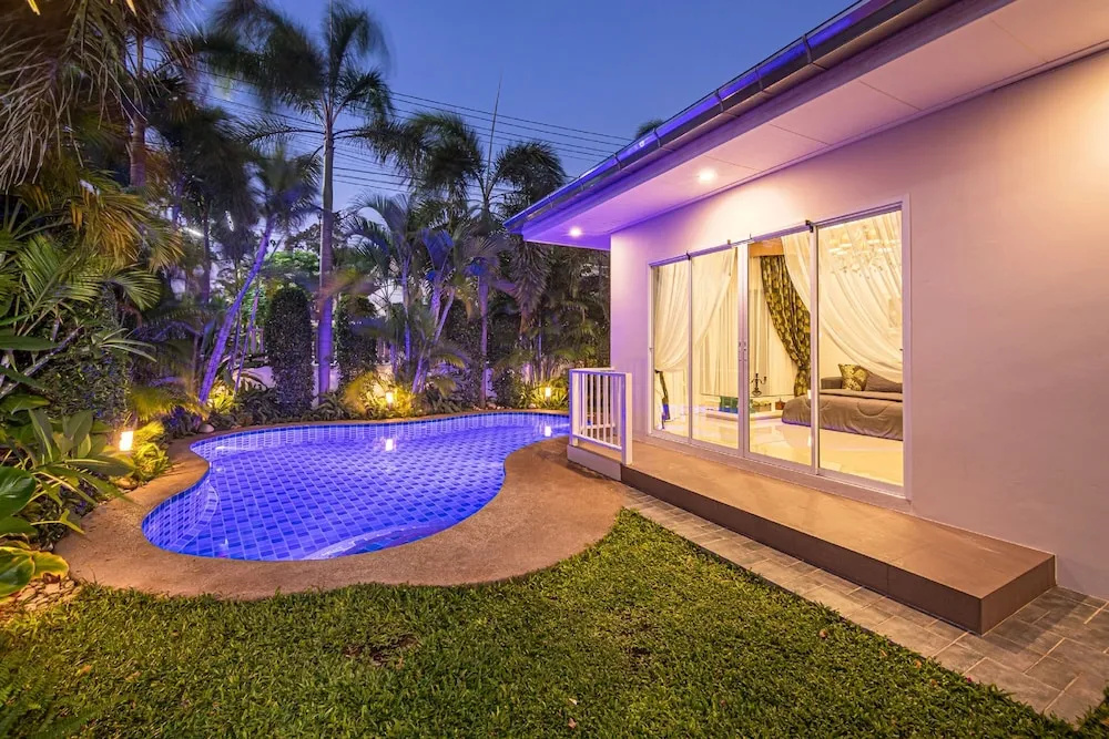 Luxury Villa With Private Swimmong Pool