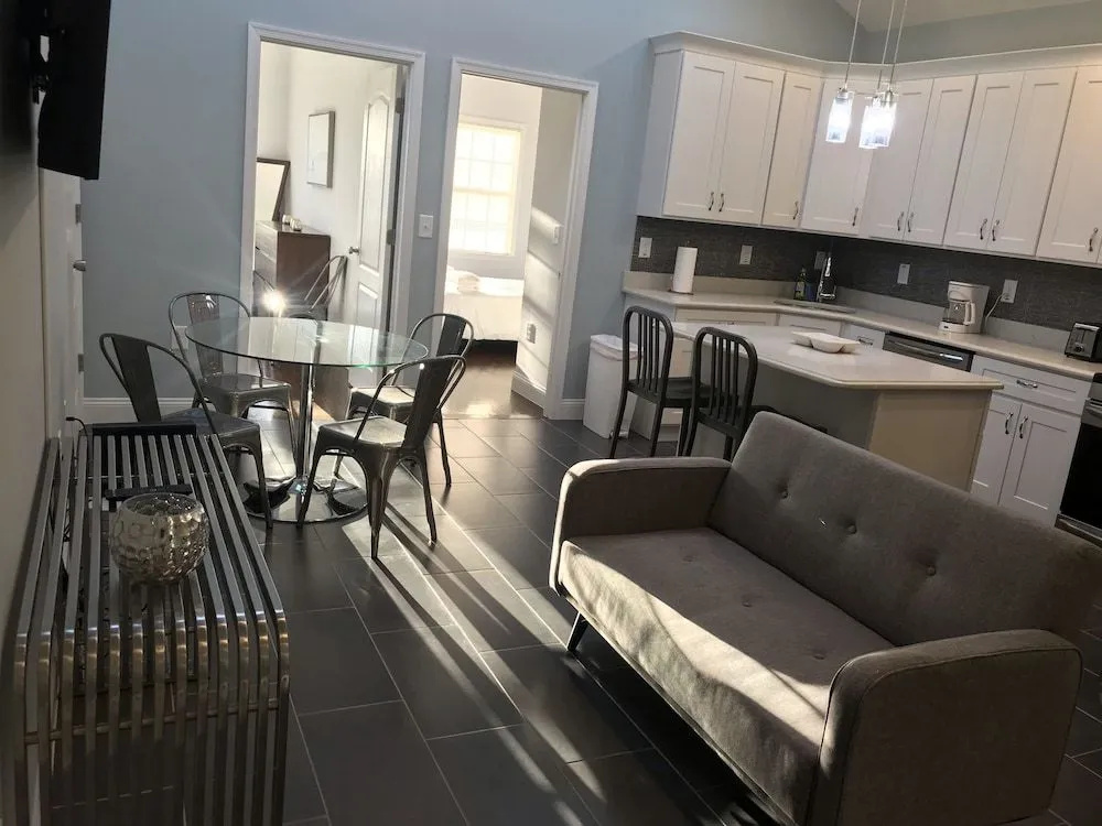 Giles Ave 6 Bedroom Gem