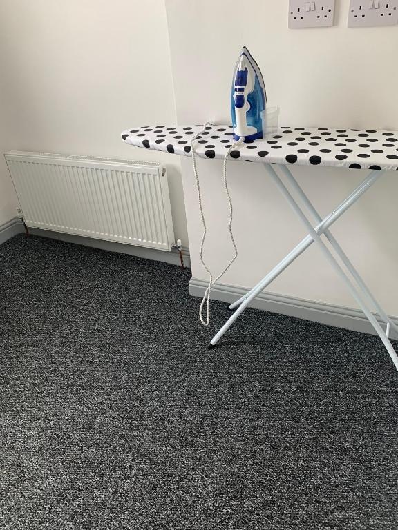 Dane Guest House Free Parking Fast WiFi Modern Living