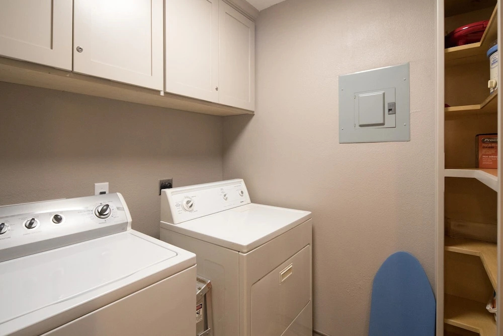 Duke's Horseshoe House 3 Bedrooms 2.5 Bathrooms Home