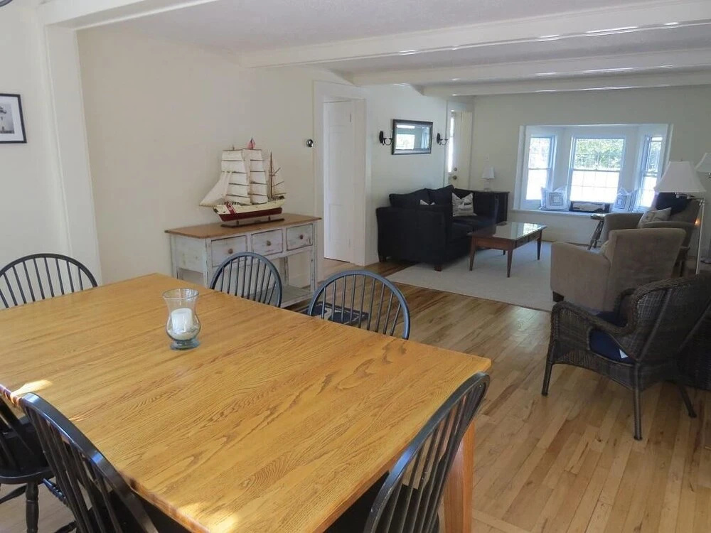 46 Fairview Drive South - Three Bedroom House