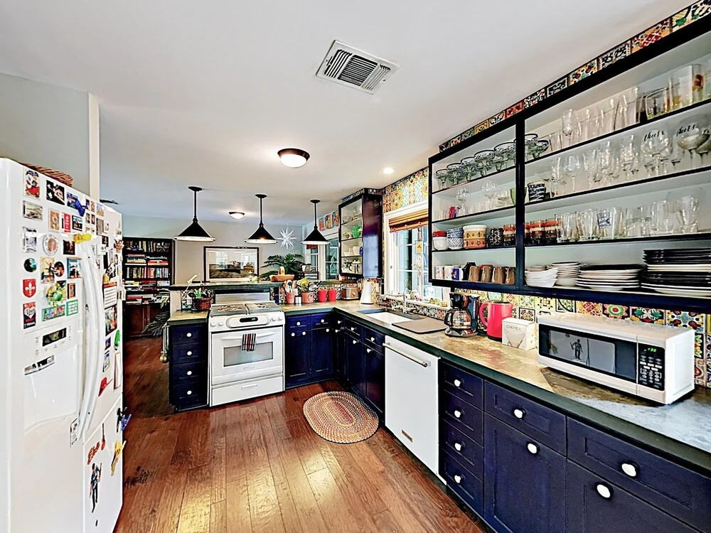 1606 Kenwood Ave Bungalow Bungalow