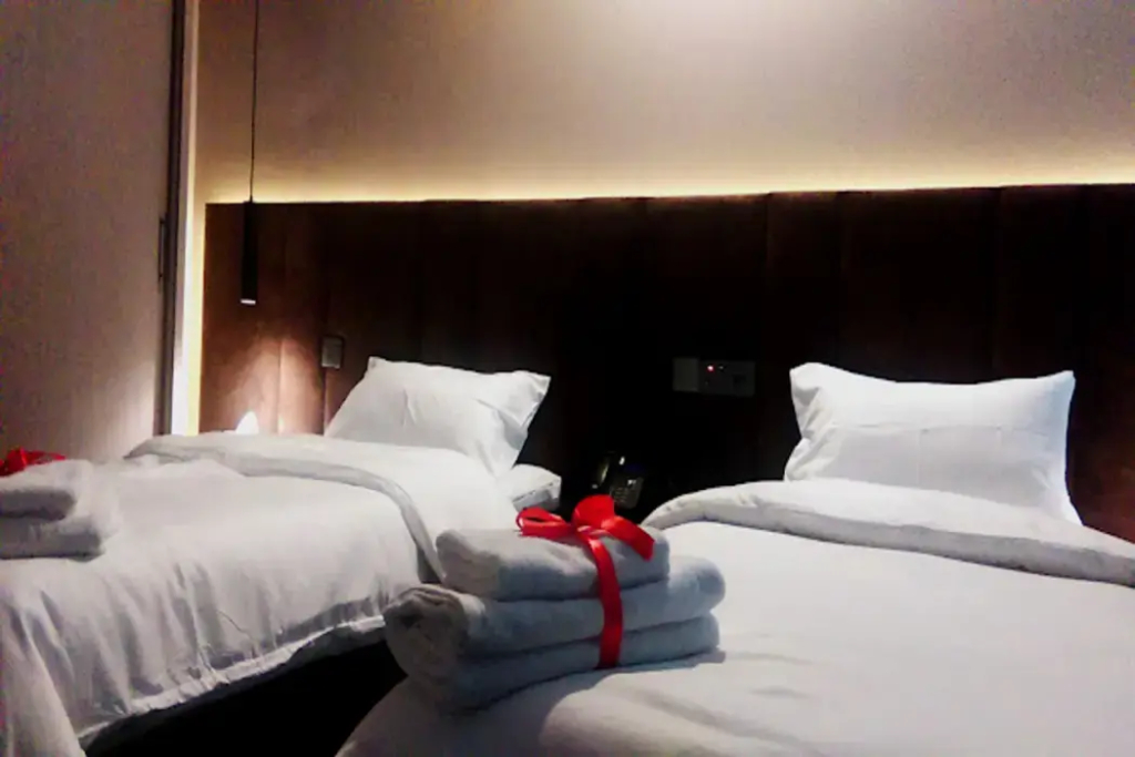 Dragon Hotel