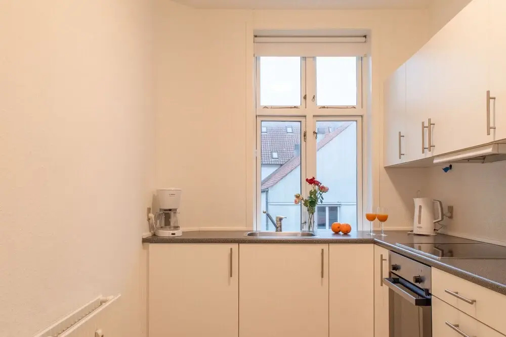 Sanders Boulevard - Cozy 2-bdr Apt By the Canal