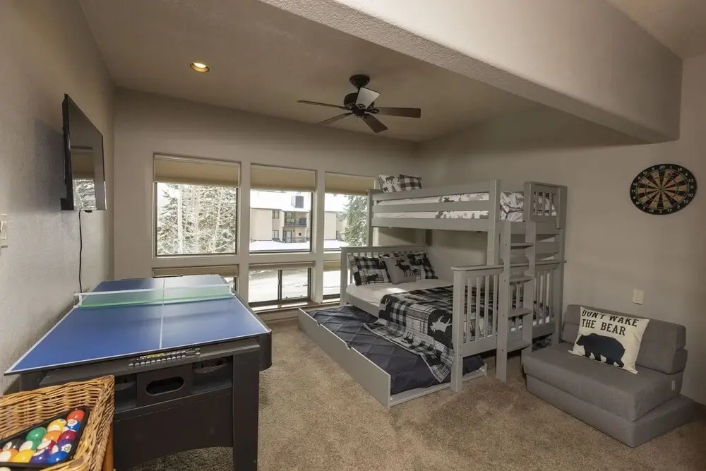 Edelweiss Five Bedroom Townhome 5 Hotel Room by Redawning