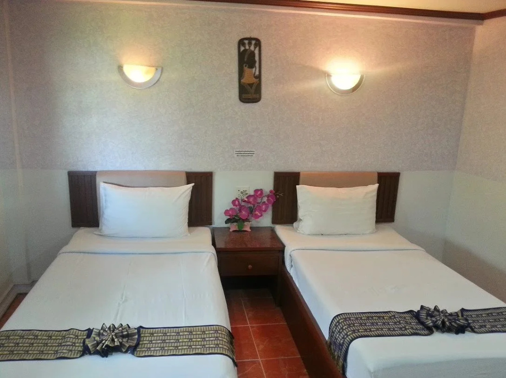 Holiday Hotel