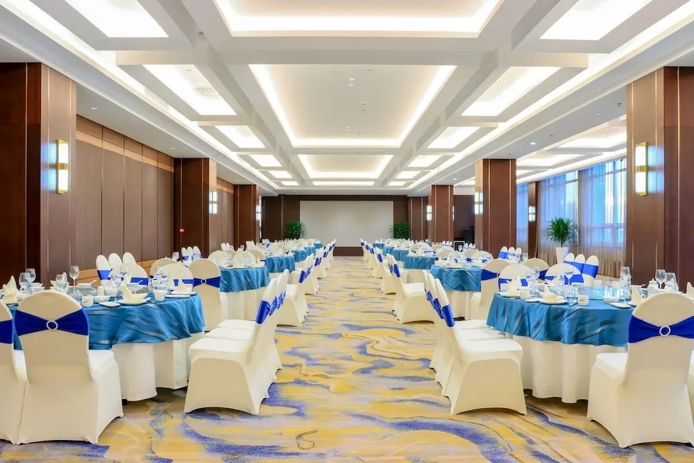 Yun-Ray Phoenix Hotel