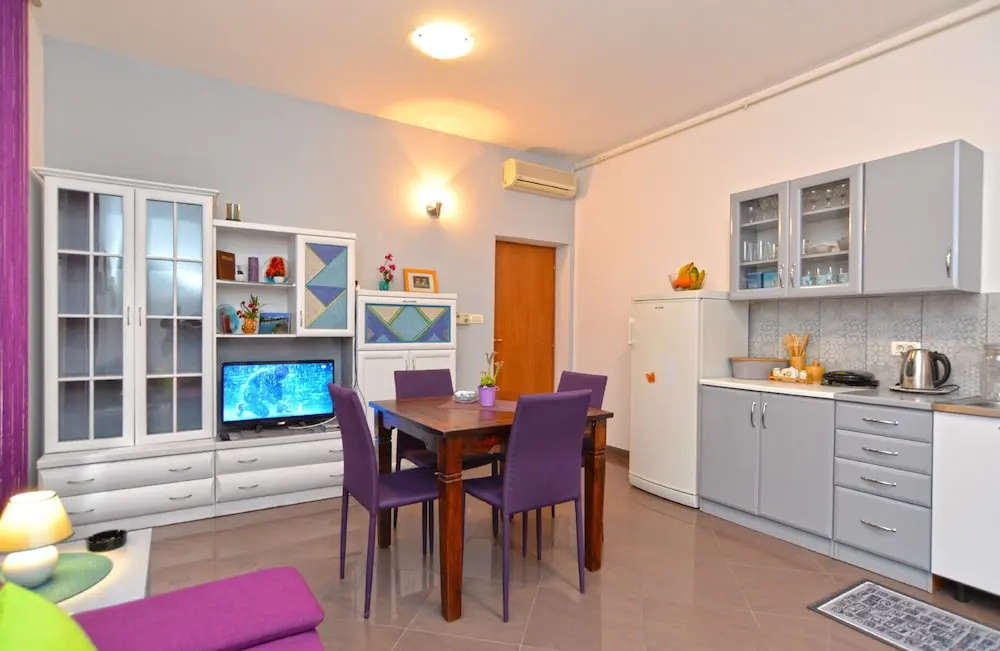 Apartment 1673