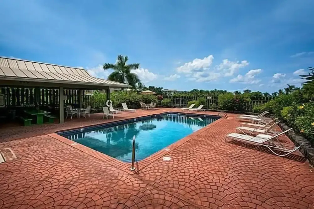 Kahaluu Bay Villas 304
