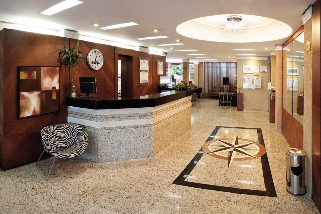 Lira Hotel