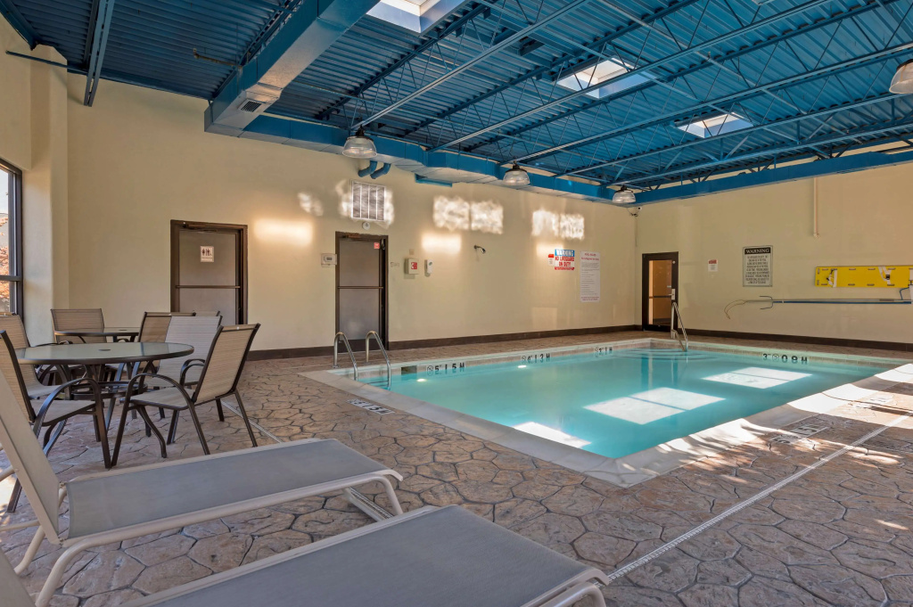 Best Western Louisville East Inn & Suites