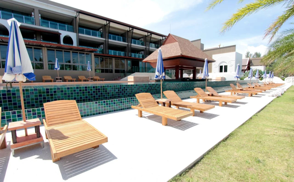 Курортный отель Maikhao Palm Beach