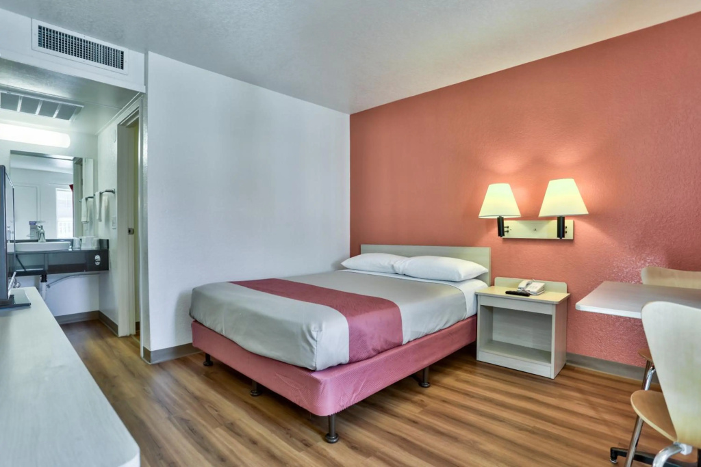 Motel 6-Flagstaff, AZ - Butler