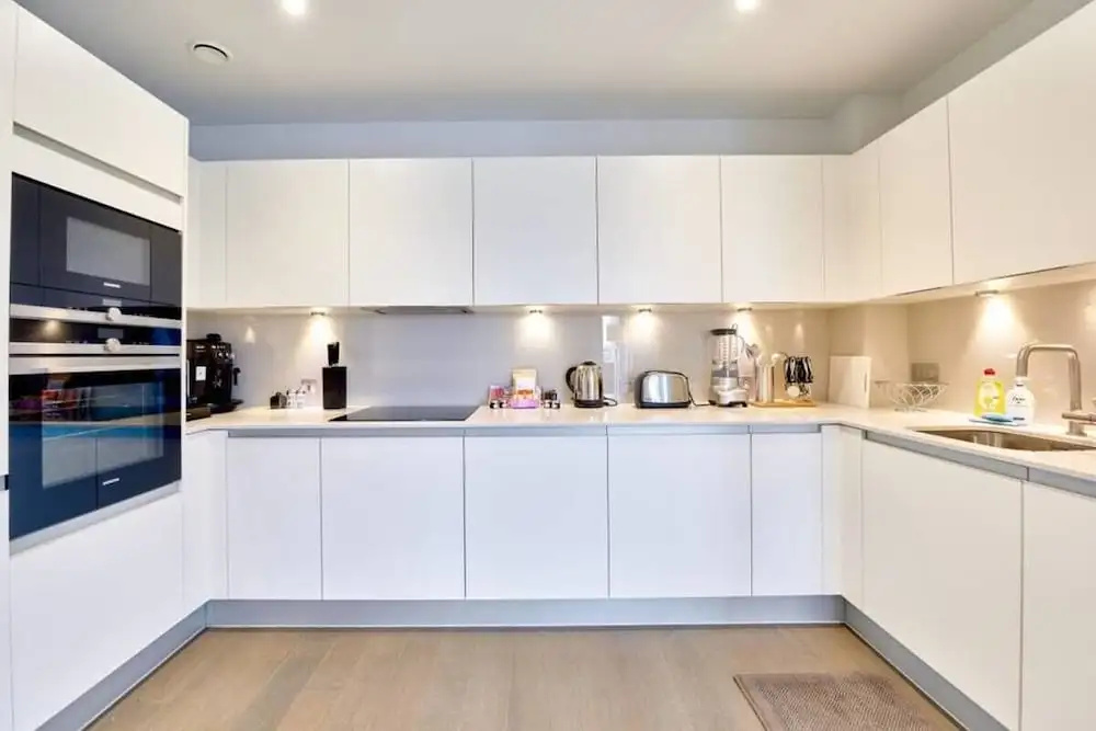 Modern 2bed Apt W/balcony in Kings Cross