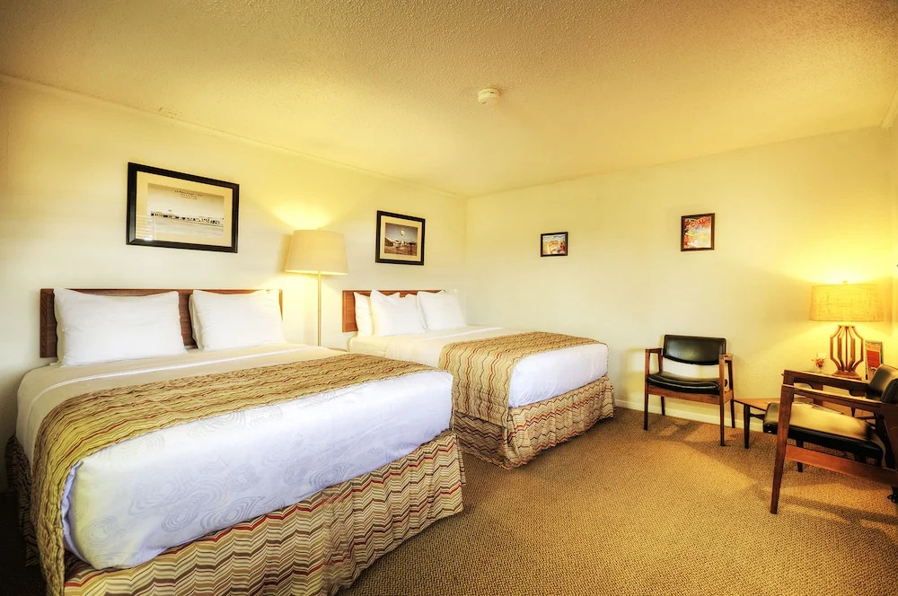 Roadrunner Lodge Motel