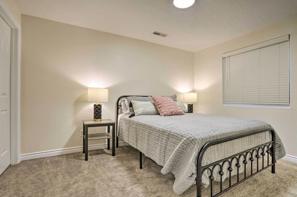 Spacious Family Home, 3 Mi to Dtwn Cedar City