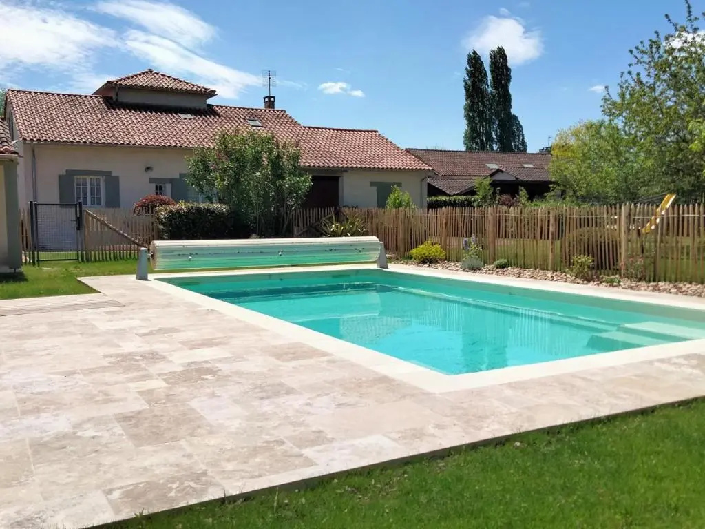 Le Chant des Oiseaux : Piscine Privée, Wifi, Animaux Bienvenus, Jardin - FR-1-616-236