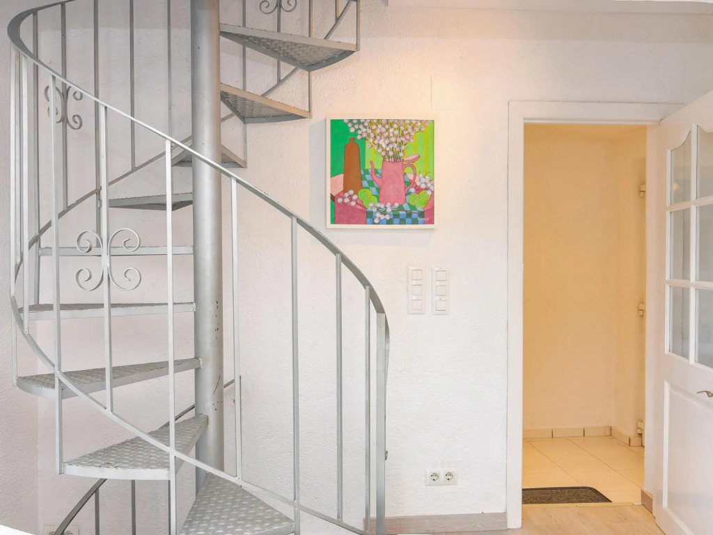 Elegant Villa with Pool