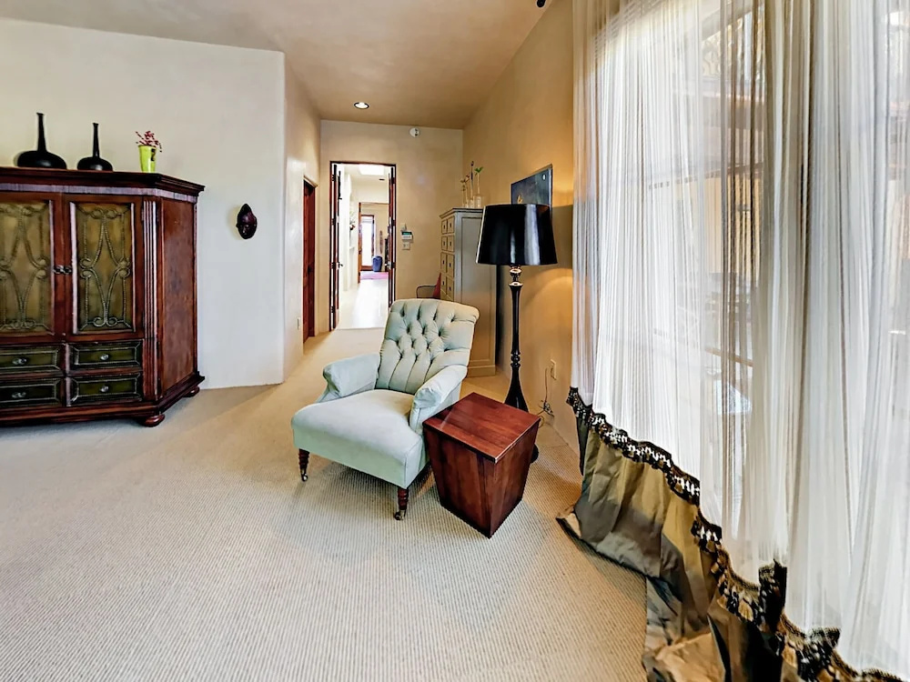 Custom-designed European-style Home 2 Bedrooms 1 Bathroom Home