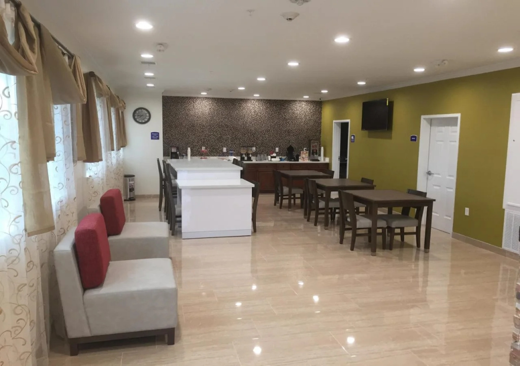Crystal Inn & Suites IAH Humble