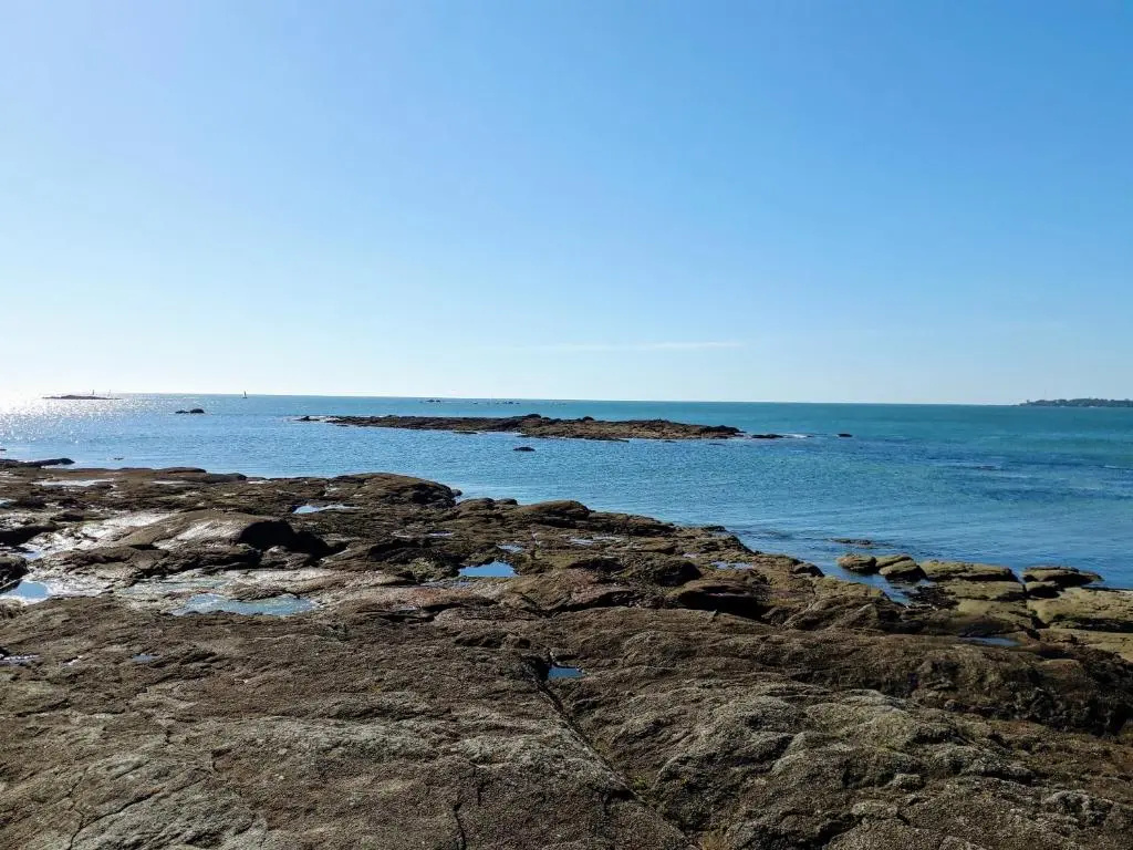 L'Océan à 100m via une venelle privée, la Ville Close à 500m, l'Archipel des Glénan à l'horizon