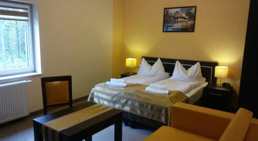 Hotel Pod Dębami