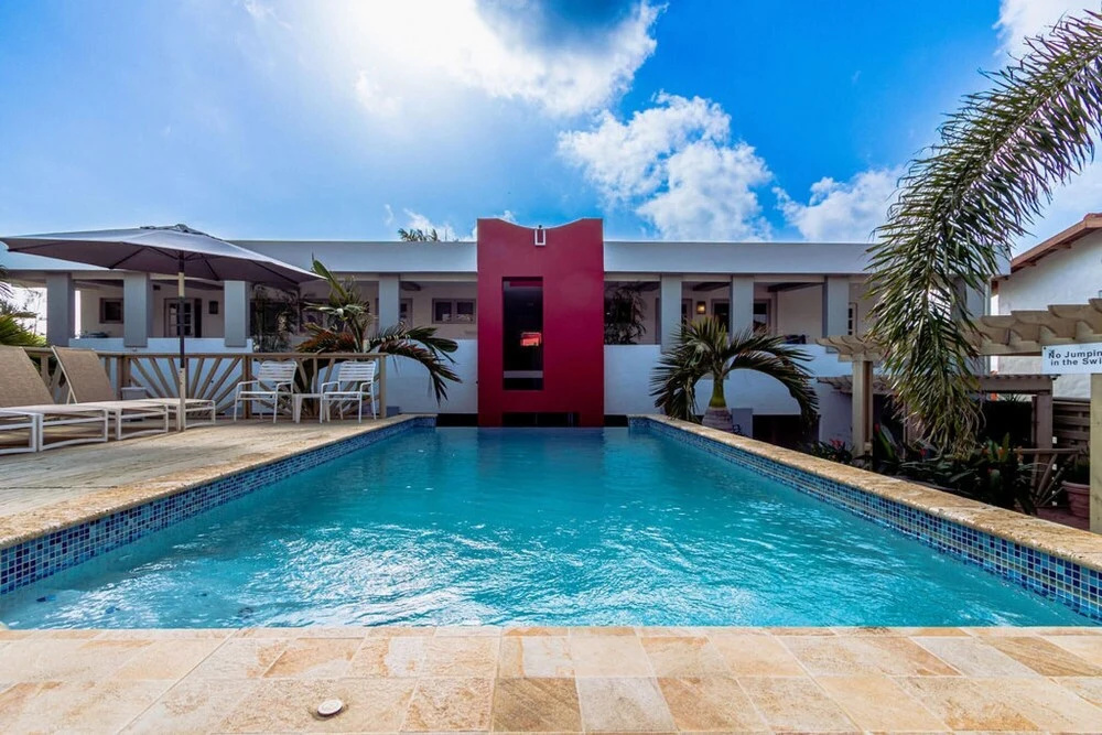 Quiet Cozy Central Close to the Beach Pool