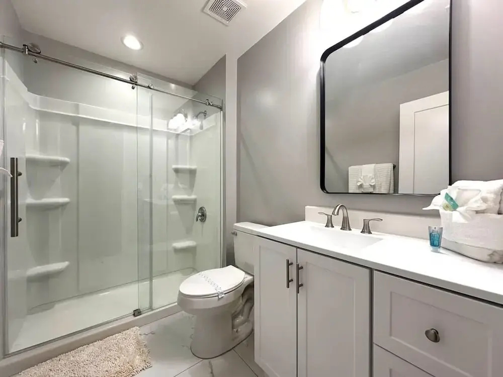 Luxury Villa Near Disney 6 Bd Home with Private Pool and Resort home