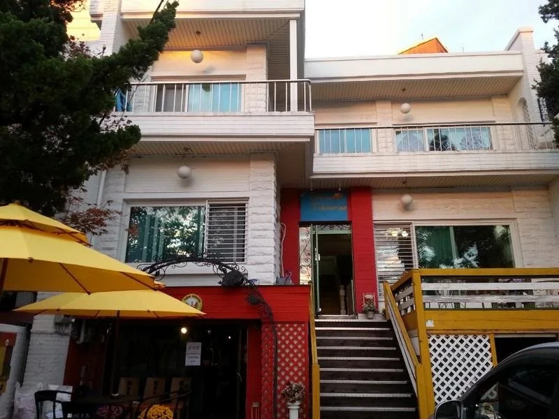Yellow Submarine Guesthouse