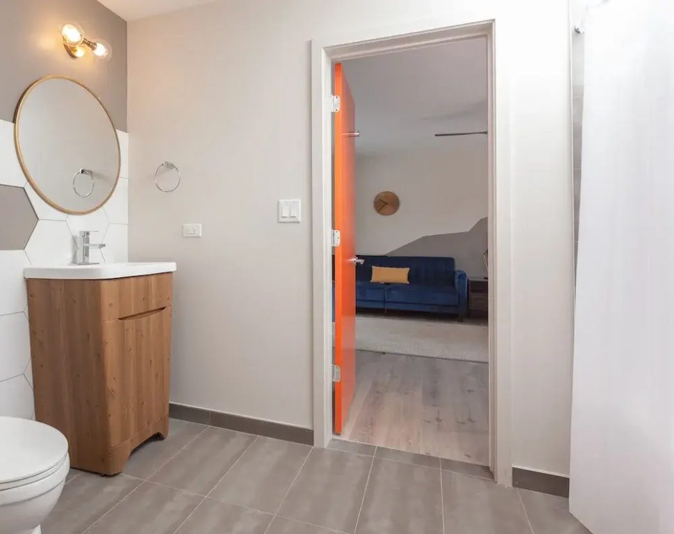 4411 Inn & Suites