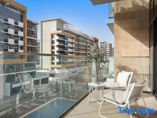 1BR w/ Pool View | Azizi Riviera 7, Meydan