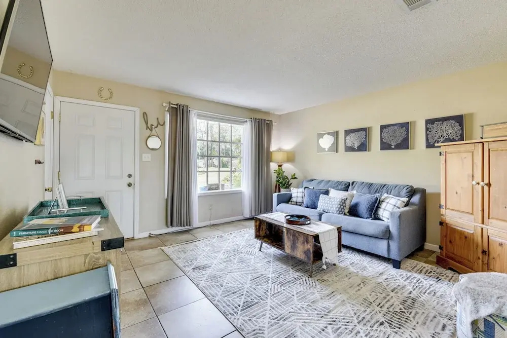 2 Mi to Beach, Near Airport: Heart of Fort Walton