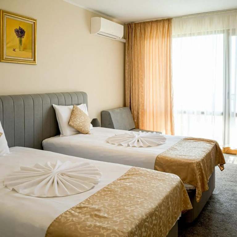 Paradise Hotel & Relax Center