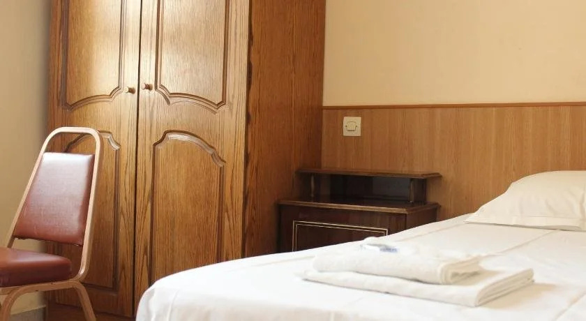 Repos Guest Rooms